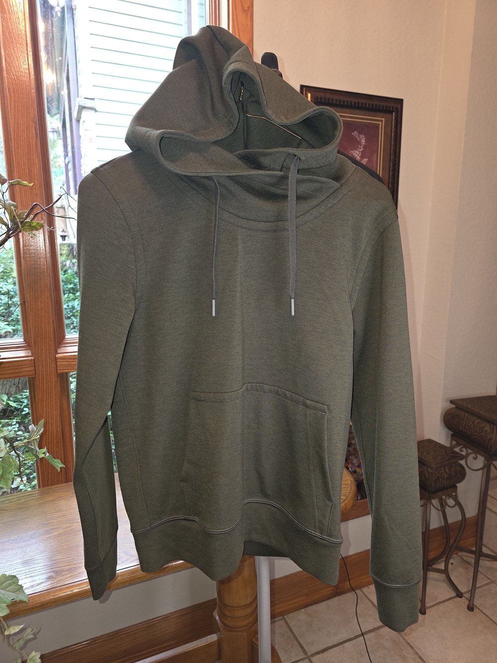 Lululemon Gray Hooded Pullover Sweatshirt Sz 2